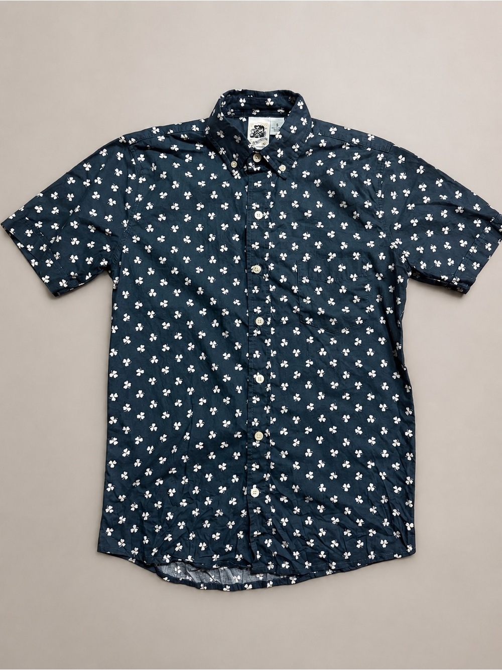 Kennington California Men’s Small Navy Shamrock Clover Print Button-Up Shirt
